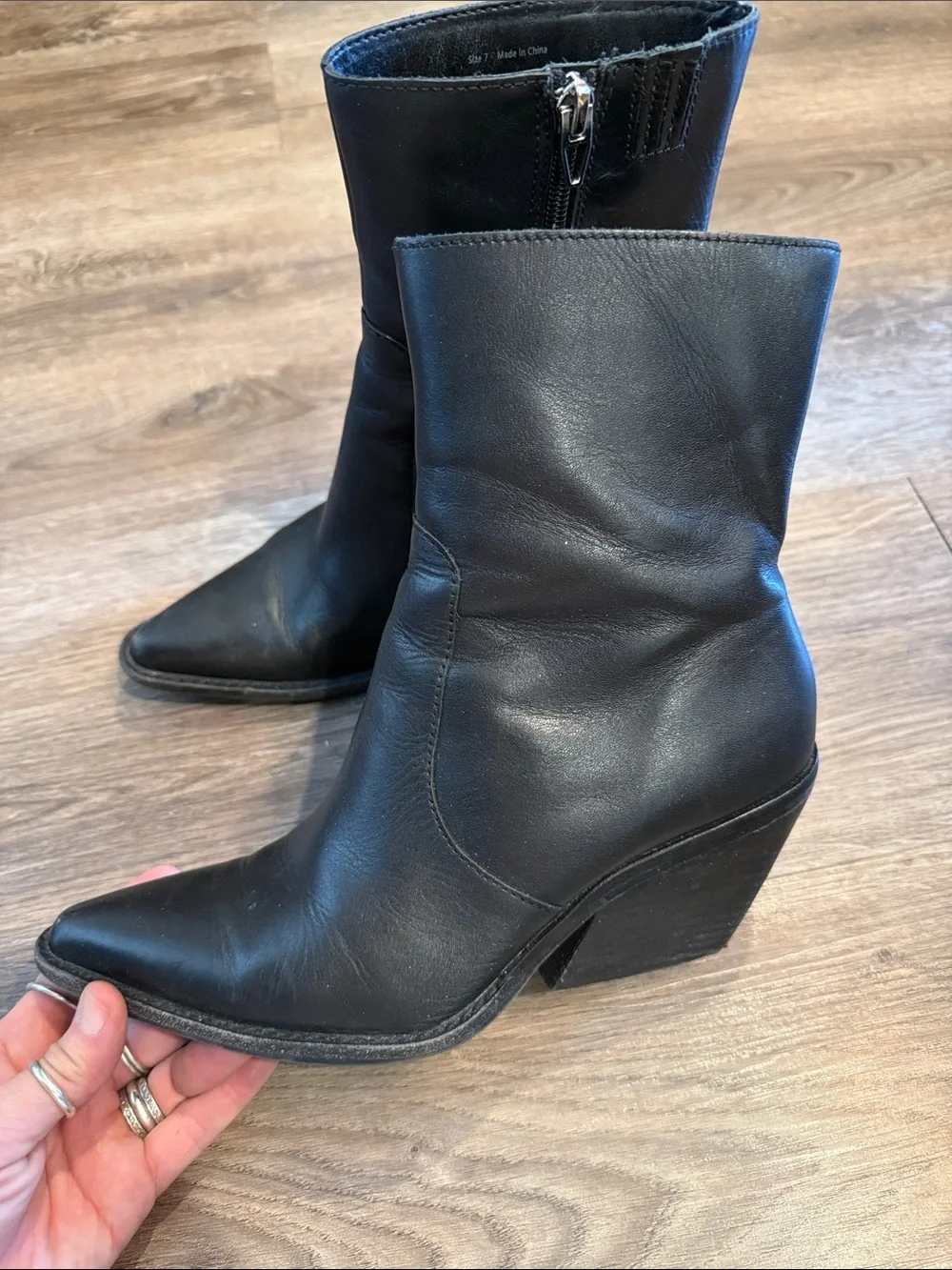Dolce Vita Volli Black Leather Bootie Size 7